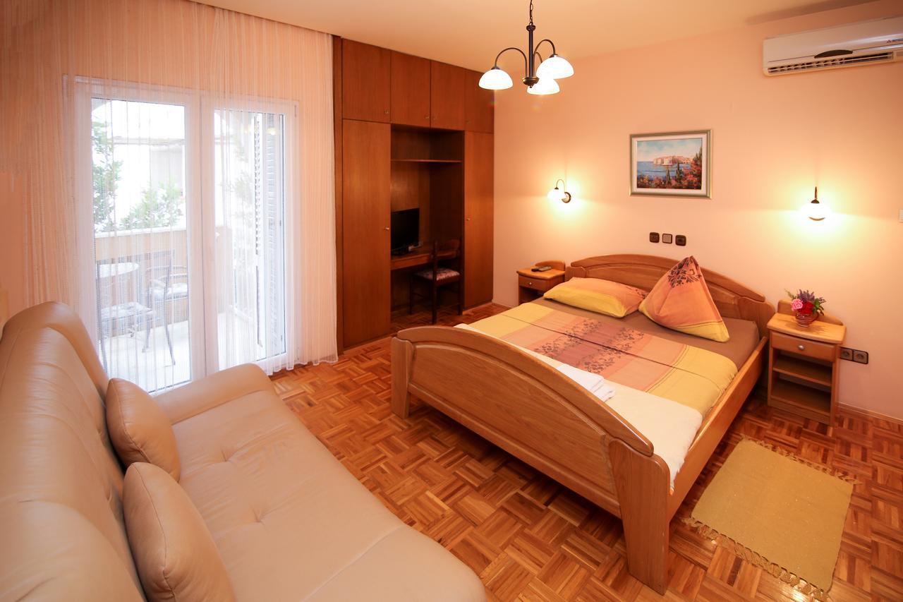 Hotel Pansion Adria Sveti Filip i Jakov Exterior foto