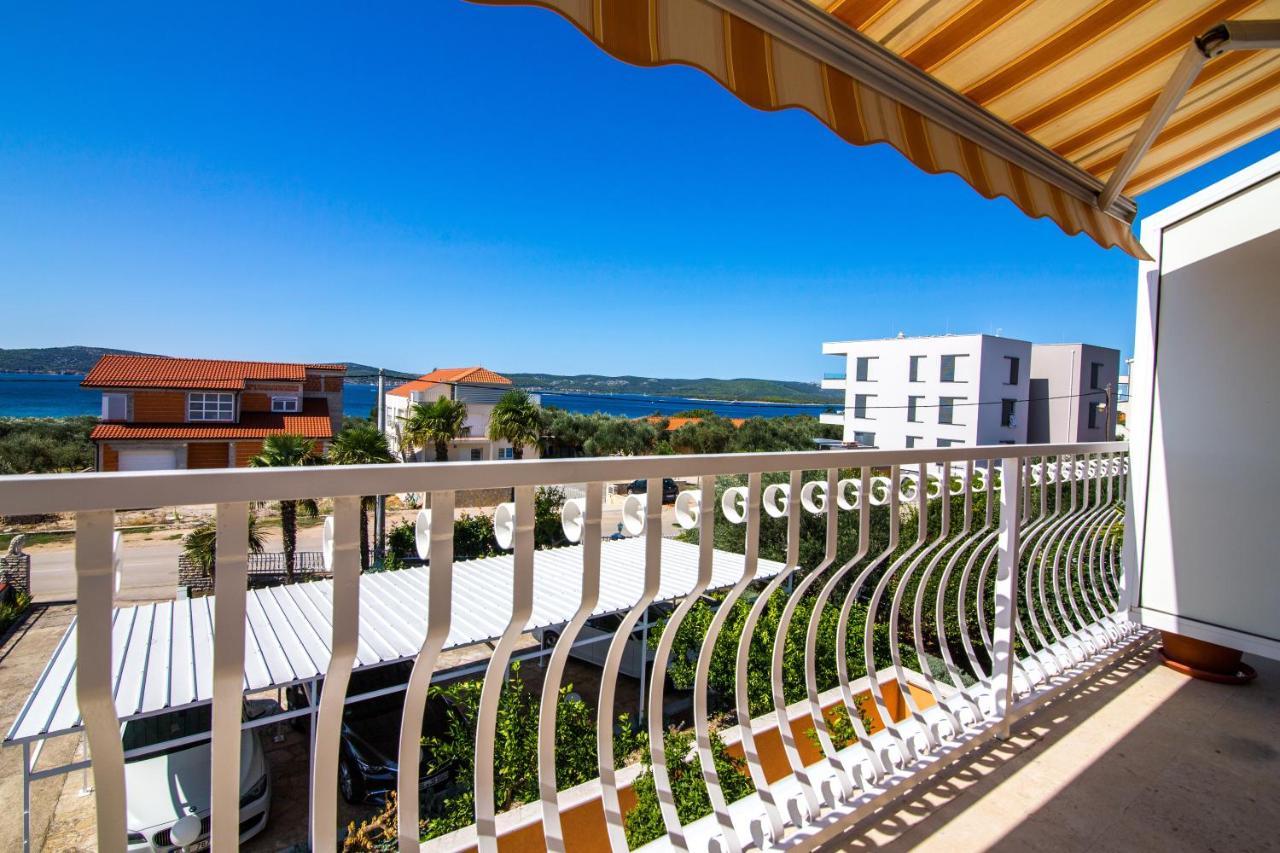 Hotel Pansion Adria Sveti Filip i Jakov Exterior foto