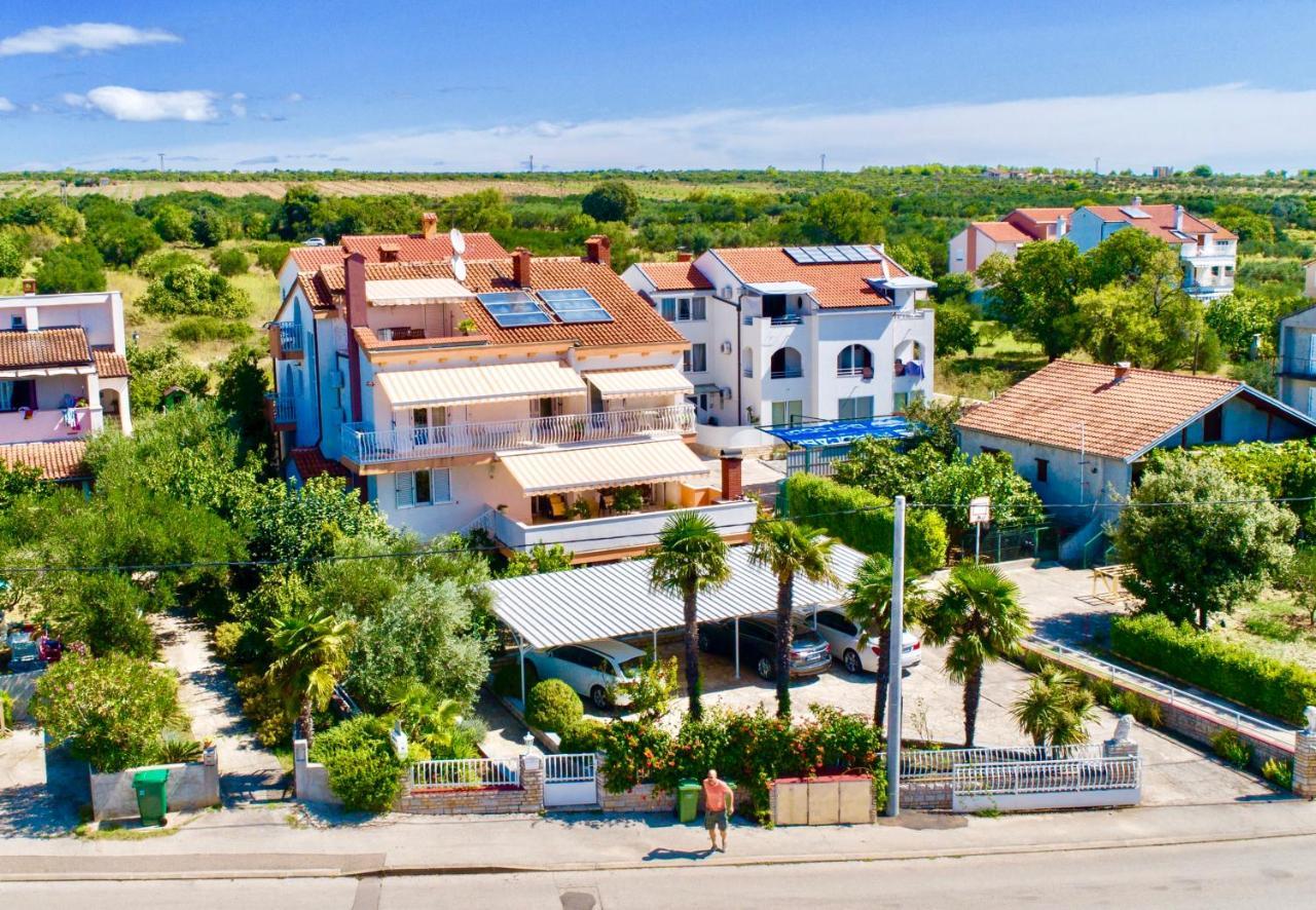 Hotel Pansion Adria Sveti Filip i Jakov Exterior foto