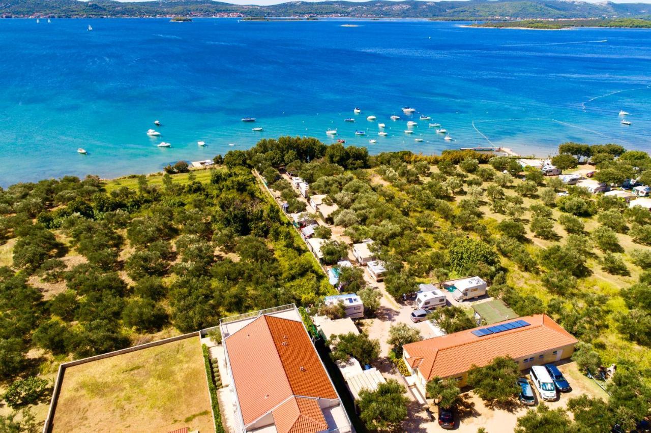 Hotel Pansion Adria Sveti Filip i Jakov Exterior foto